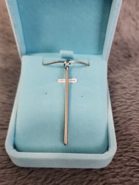 Slim Vertical Bar Pendant Necklace in Silver